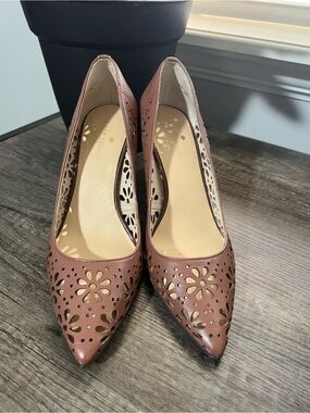 EUC Kate Spade laser-cut pointed toe heels (Lana) Size 6